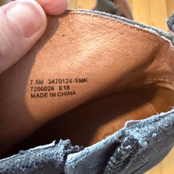 Frye Madeline Short Suede, Gray, 7.5 - Picture 4 of 5